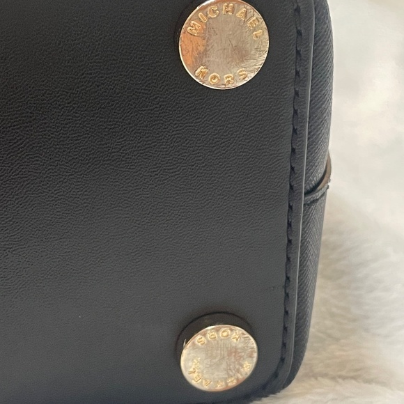 Michael Kors Edith Saffiano Satchel Handbag, Crossbody Black Pre-Owned - Picture 11 of 15